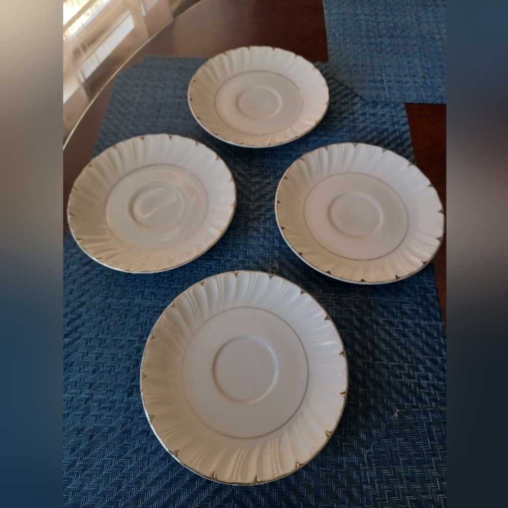 Vintage Heirloom small saucer set
